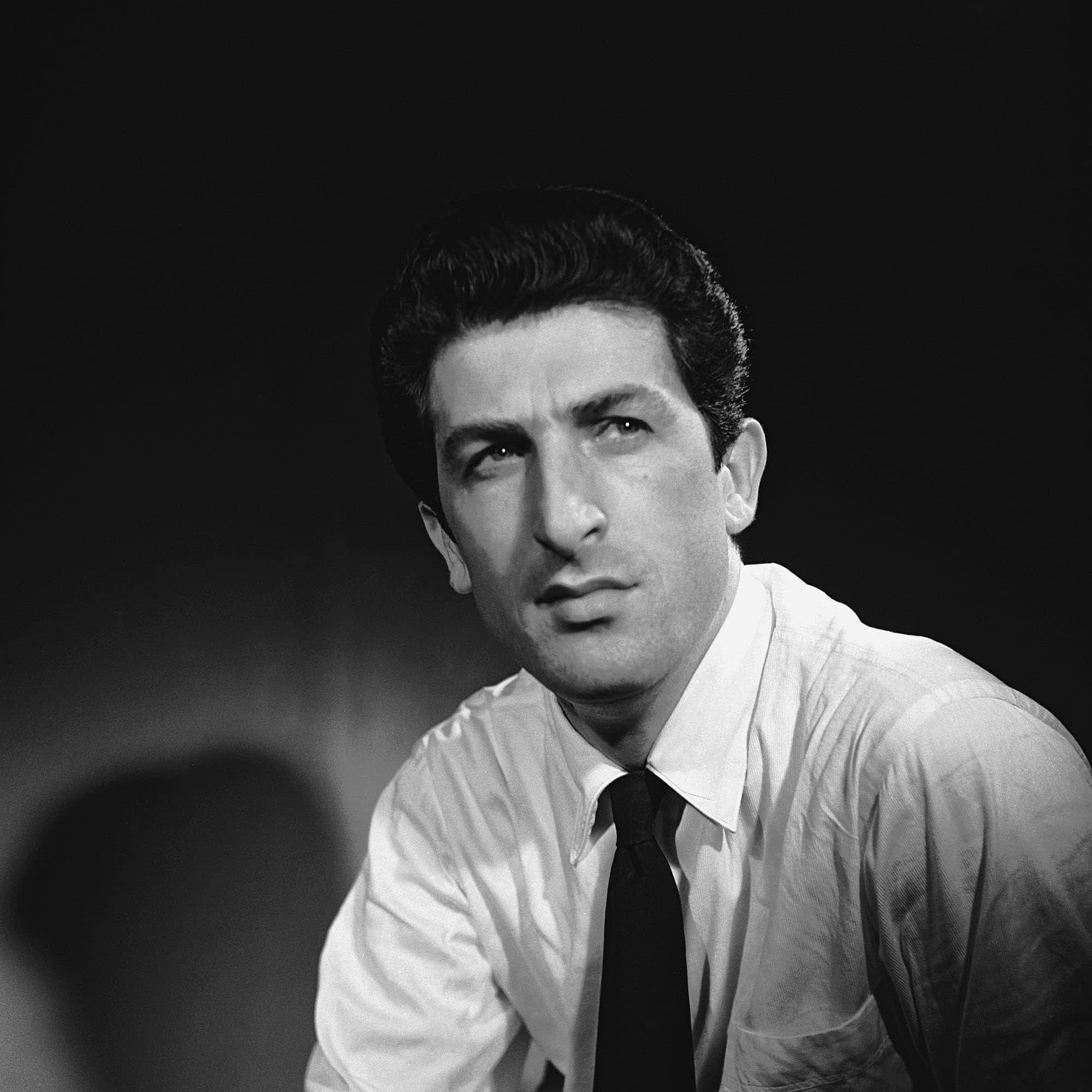 Zamansız Fotoğraflar, Tanıdık Yüzler